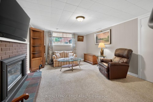 582 Woodview Road, Burlington, ON - Indoor Photo Showing Living Room With Fireplace