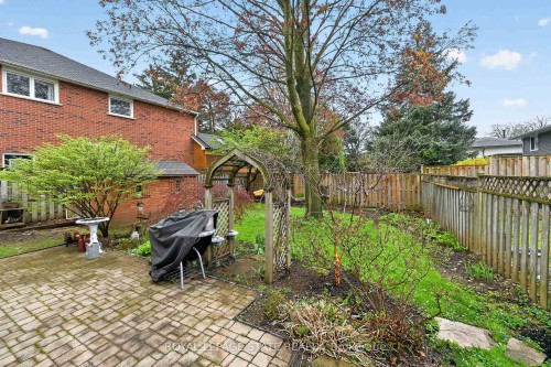 582 Woodview Road, Burlington, ON - Outdoor