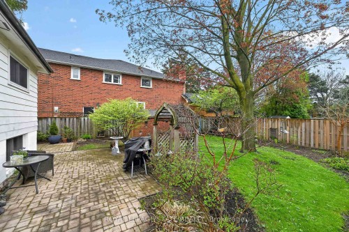 582 Woodview Road, Burlington, ON - Outdoor