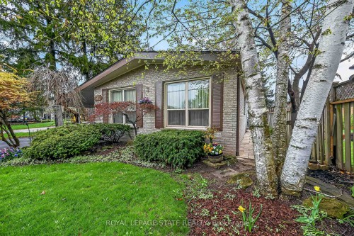 582 Woodview Road, Burlington, ON - Outdoor