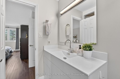 35 Mccabe Crescent, Caledon, ON - Indoor Photo Showing Bathroom