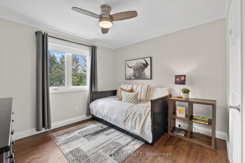 35 Mccabe Crescent, Caledon, ON - Indoor Photo Showing Bedroom