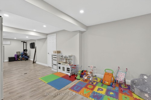 35 Mccabe Crescent, Caledon, ON - Indoor
