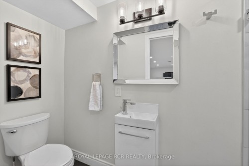 35 Mccabe Crescent, Caledon, ON - Indoor Photo Showing Bathroom