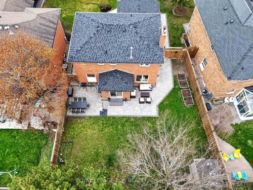 35 Mccabe Crescent, Caledon, ON - Outdoor