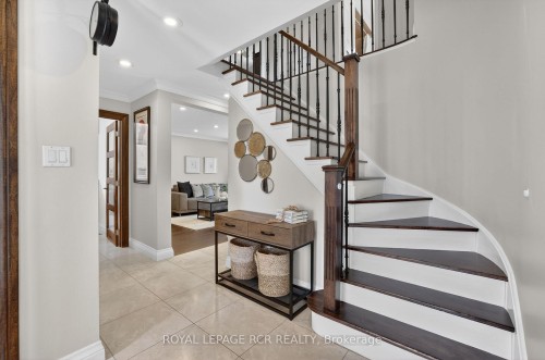35 Mccabe Crescent, Caledon, ON - Indoor Photo Showing Other Room