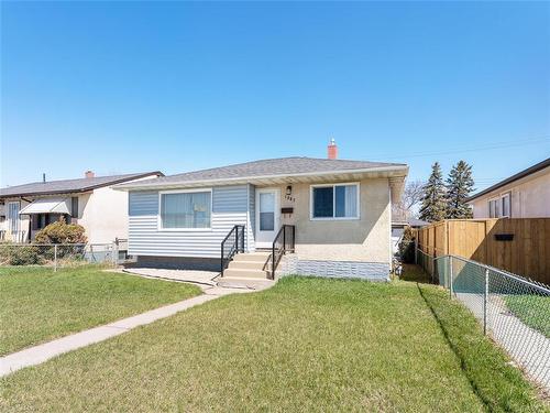 1087 Nairn Avenue  Winnipeg, MB R2L 0Y3