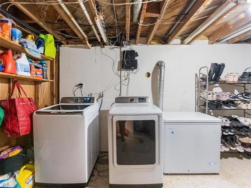 1087 Nairn Avenue, Winnipeg, MB - Indoor Photo Showing Laundry Room