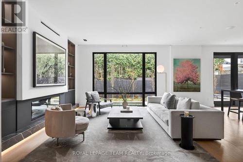 511 Fraser Avenue, Ottawa, ON - Indoor Photo Showing Living Room