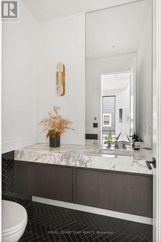 511 Fraser Avenue, Ottawa, ON - Indoor Photo Showing Bathroom