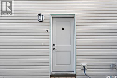 4744 Buckingham Drive, Regina, SK - Outdoor With Exterior