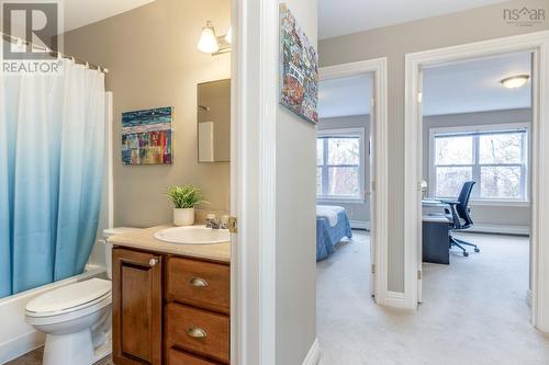27 Fleetview Drive, Halifax, NS - Indoor Photo Showing Bathroom