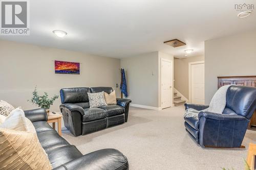 27 Fleetview Drive, Halifax, NS - Indoor Photo Showing Living Room