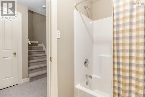 27 Fleetview Drive, Halifax, NS - Indoor Photo Showing Bathroom