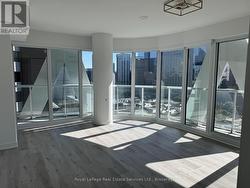 1814 - 230 SIMCOE STREET Toronto (Kensington-Chinatown), ON M5T 1T4