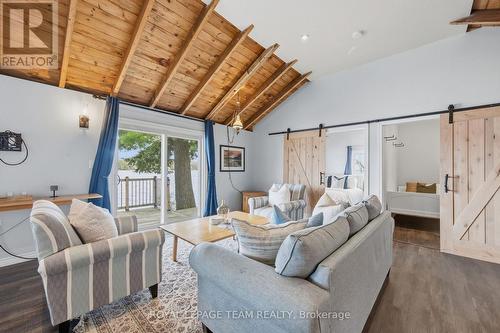 69 O2 Otter Lake Road, Rideau Lakes, ON - Indoor Photo Showing Living Room