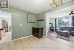 Eat In Kitchen - 