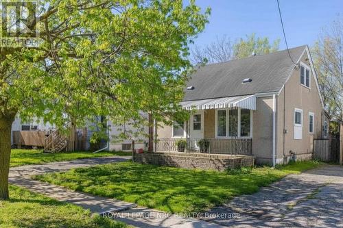 41 PLYMOUTH AVENUE  St. Catharines, ON L2R 2X8