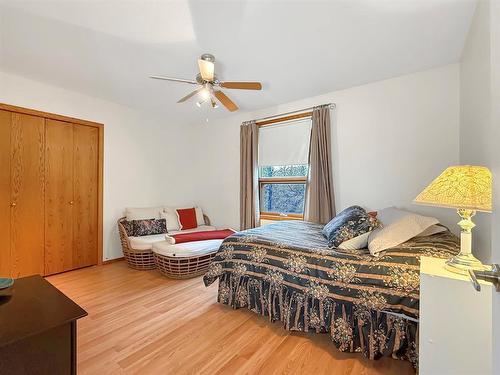 106 Braeview Place, Brandon, MB - Indoor Photo Showing Bedroom