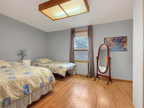 106 Braeview Place, Brandon, MB - Indoor Photo Showing Bedroom
