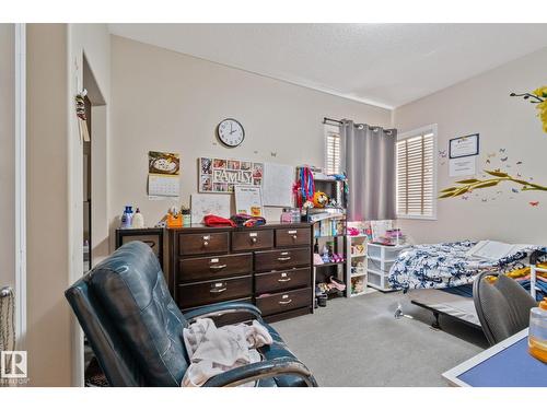 9512 154 St Nw, Edmonton, AB - Indoor Photo Showing Bedroom