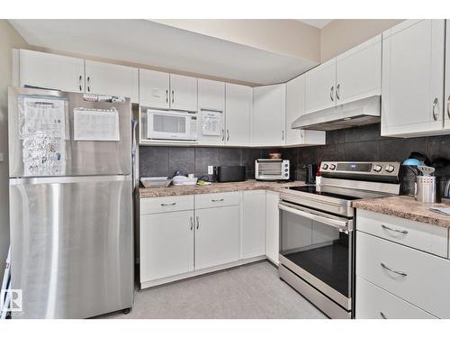 9512 154 St Nw, Edmonton, AB - Indoor Photo Showing Kitchen