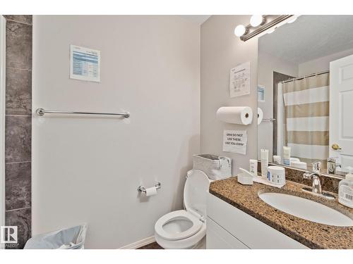 9512 154 St Nw, Edmonton, AB - Indoor Photo Showing Bathroom