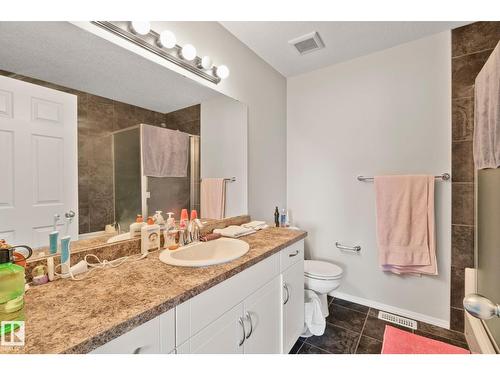 9512 154 St Nw, Edmonton, AB - Indoor Photo Showing Bathroom