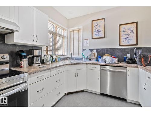 9512 154 St Nw, Edmonton, AB - Indoor Photo Showing Kitchen