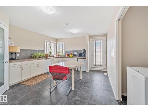 9512 154 St Nw, Edmonton, AB - Indoor