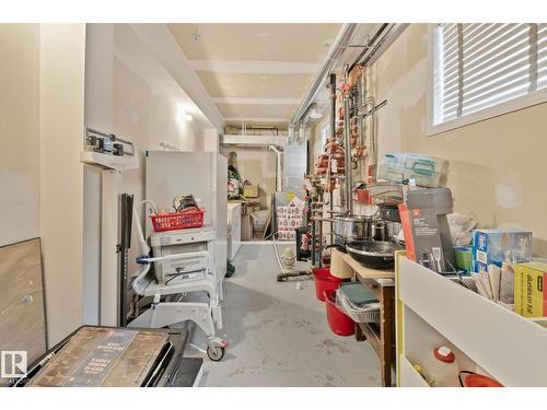 9512 154 St Nw, Edmonton, AB - Indoor