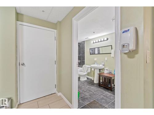 9512 154 St Nw, Edmonton, AB - Indoor Photo Showing Other Room