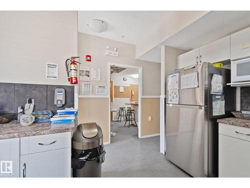 9512 154 St Nw, Edmonton, AB - Indoor Photo Showing Kitchen