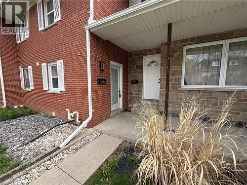 284 Westcourt Place, Waterloo, ON - Outdoor With Exterior