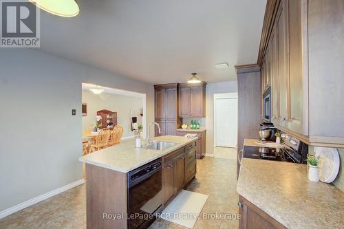 11 Bonniewood Drive, Mapleton, ON - Indoor Photo Showing Kitchen