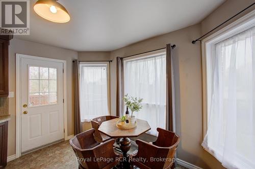 11 Bonniewood Drive, Mapleton, ON - Indoor Photo Showing Dining Room