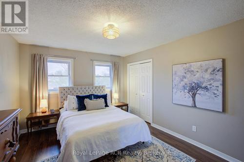 11 Bonniewood Drive, Mapleton, ON - Indoor Photo Showing Bedroom