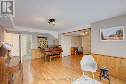 11 Bonniewood Drive, Mapleton, ON - Indoor