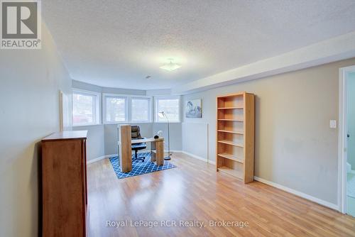 11 Bonniewood Drive, Mapleton, ON - Indoor
