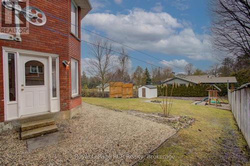 11 Bonniewood Drive, Mapleton, ON - Outdoor