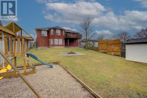 11 Bonniewood Drive, Mapleton, ON - Outdoor