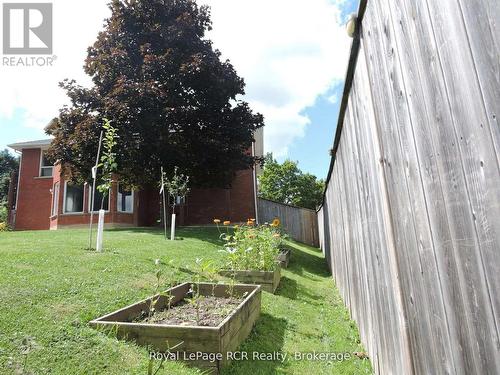 11 Bonniewood Drive, Mapleton, ON - Outdoor