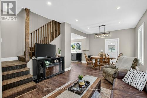 73.5 Hughes Street, St. Thomas, ON - Indoor Photo Showing Living Room