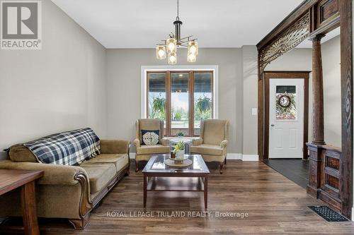 73.5 Hughes Street, St. Thomas, ON - Indoor Photo Showing Living Room