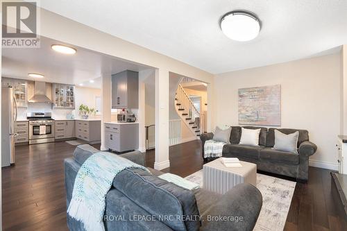 51 Briarsdale Crescent, Welland (N. Welland), ON - Indoor Photo Showing Living Room
