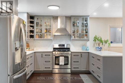 51 Briarsdale Crescent, Welland (N. Welland), ON - Indoor Photo Showing Kitchen With Upgraded Kitchen