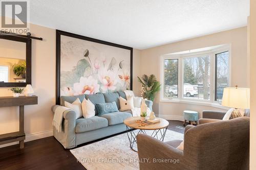 51 Briarsdale Crescent, Welland (N. Welland), ON - Indoor Photo Showing Living Room