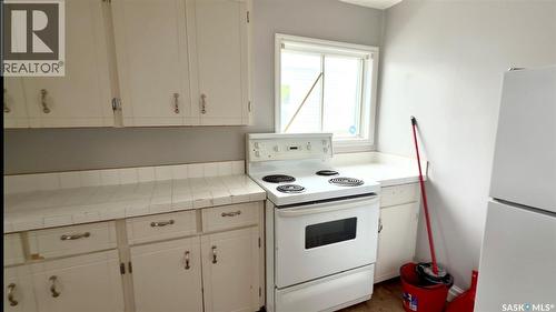 217 L Avenue N, Saskatoon, SK - Indoor Photo Showing Kitchen