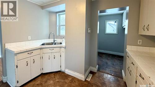 217 L Avenue N, Saskatoon, SK - Indoor