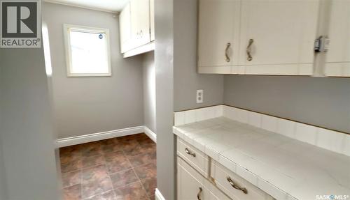 217 L Avenue N, Saskatoon, SK - Indoor